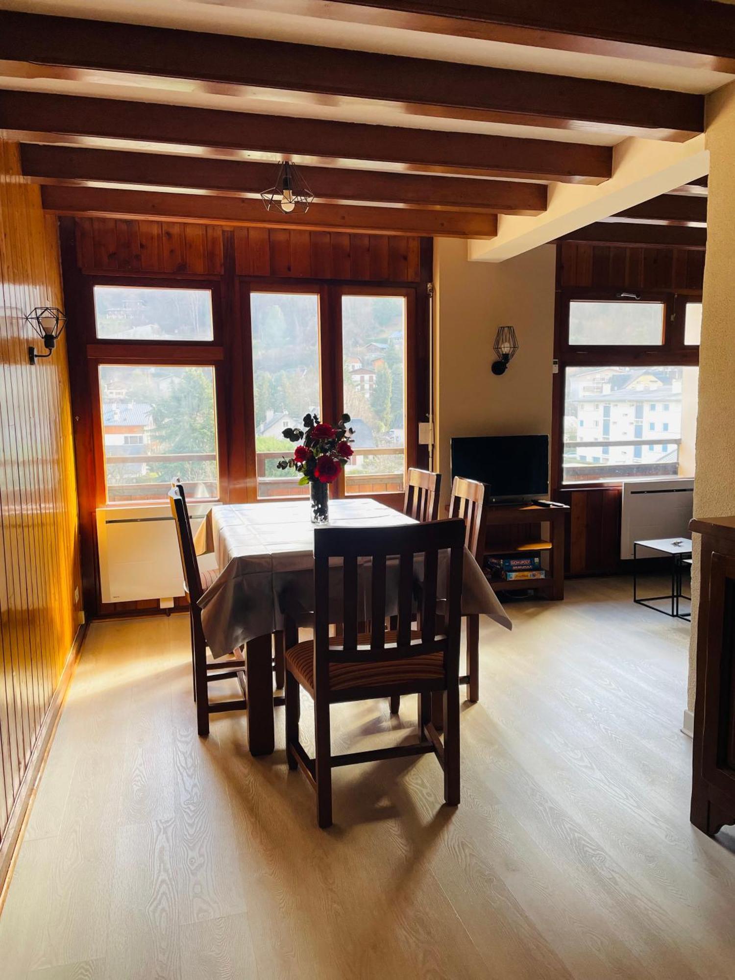 Appartement 58 M2 Avec Piscine Interieure Vue Montagne Centre Village , Parking Prive سانت لاري سولون المظهر الخارجي الصورة